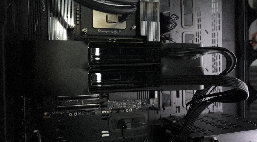 dual rtx pro 6000 blackwell gpu dekstop computer runnig agentic flow